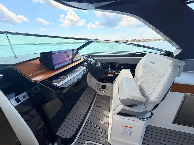Slide: The Image of Sea Ray SLX 360 Outboard 2027 - 50