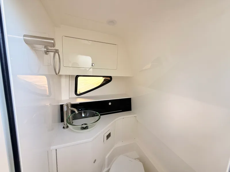 Slide: The Image of Sea Ray SLX 360 Outboard 2027 - 69