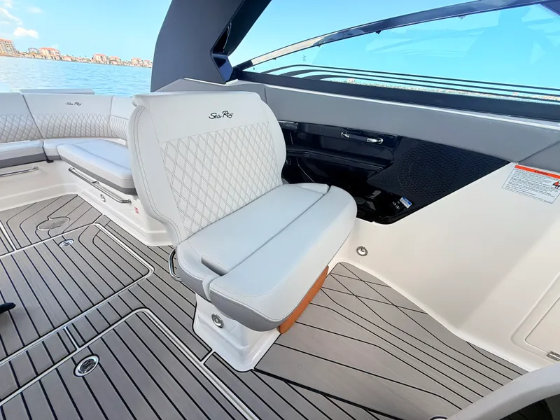 Slide: The Image of Sea Ray SLX 360 Outboard 2027 - 58