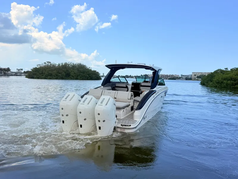 Slide: The Image of Sea Ray SLX 360 Outboard 2027 - 10