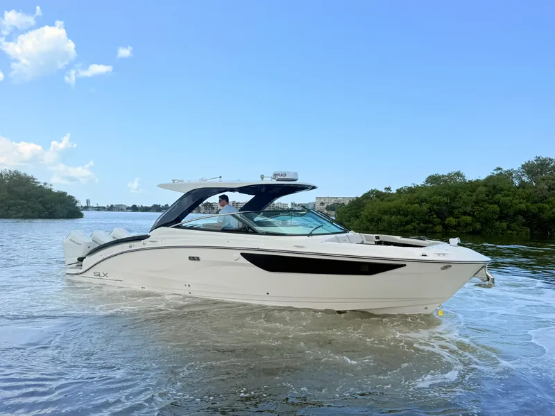Slide: The Image of Sea Ray SLX 360 Outboard 2027 - 5