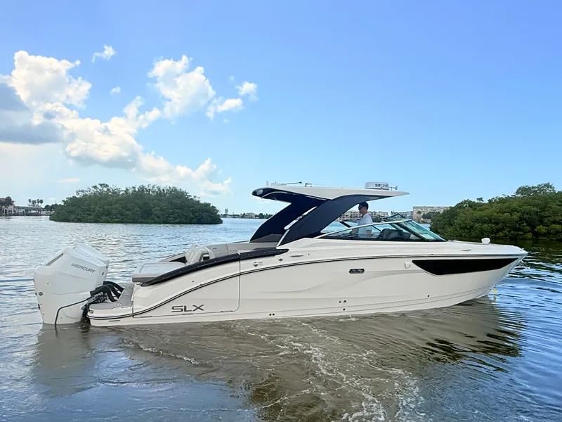 Slide: The Image of Sea Ray SLX 360 Outboard 2027 - 8