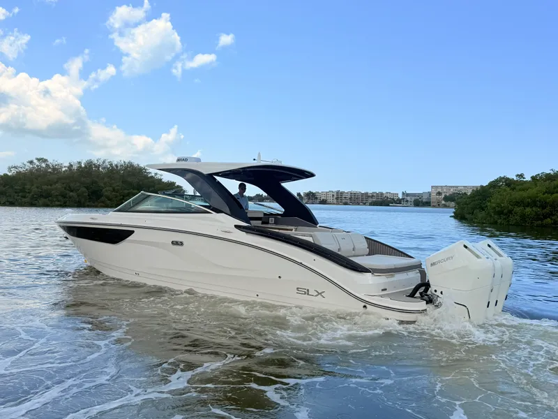Slide: The Image of Sea Ray SLX 360 Outboard 2027 - 14