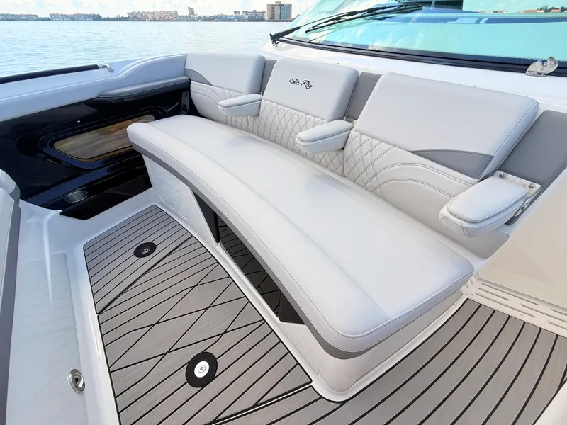 Slide: The Image of Sea Ray SLX 360 Outboard 2027 - 80