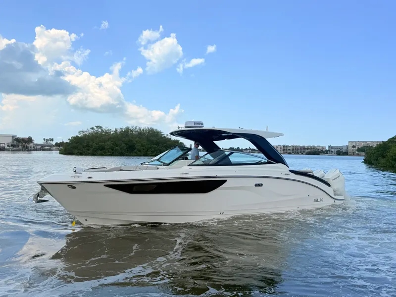 Slide: The Image of Sea Ray SLX 360 Outboard 2027 - 1