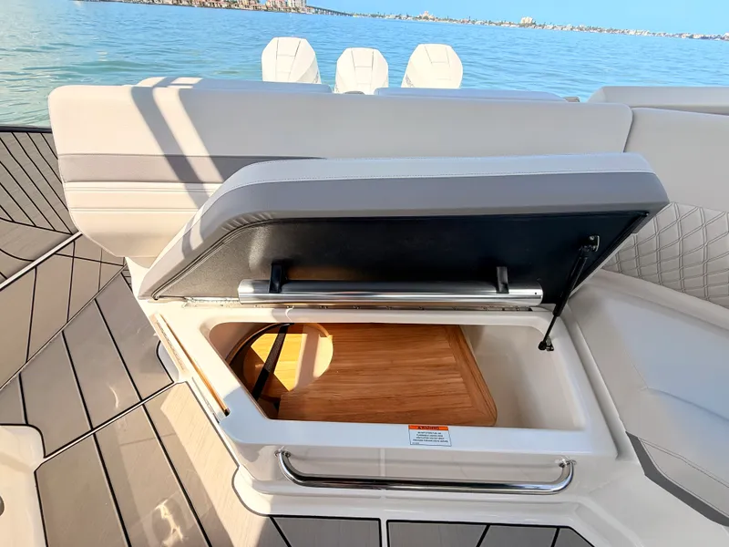 Slide: The Image of Sea Ray SLX 360 Outboard 2027 - 29