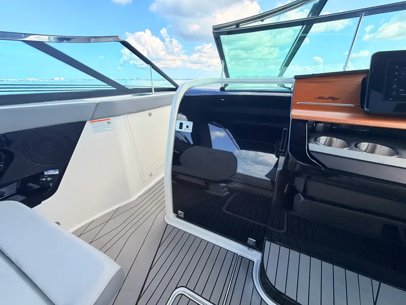 Slide: The Image of Sea Ray SLX 360 Outboard 2027 - 61