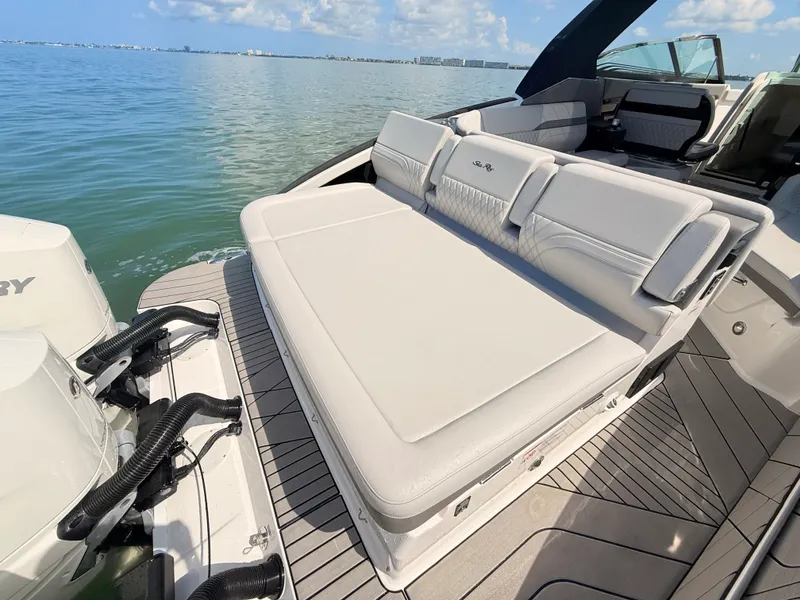 Slide: The Image of Sea Ray SLX 360 Outboard 2027 - 20