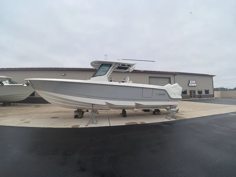 The Image of Boston Whaler 330 Outrage 2027 - 0