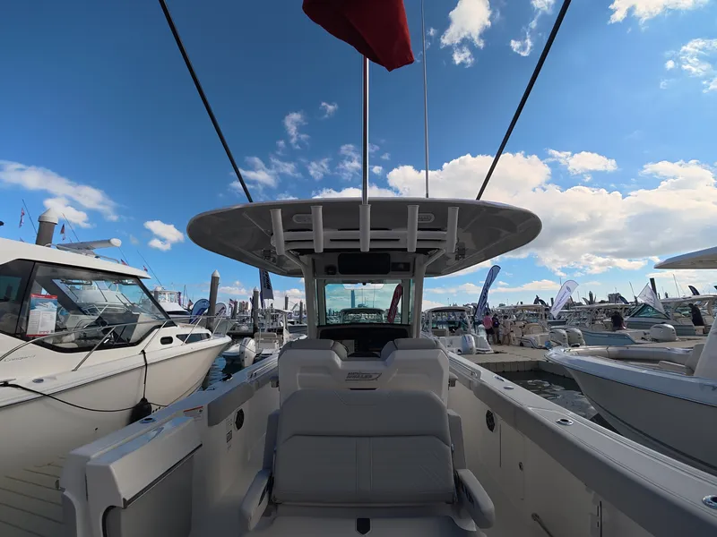 Slide: The Image of Boston Whaler 330 Outrage 2027 - 11