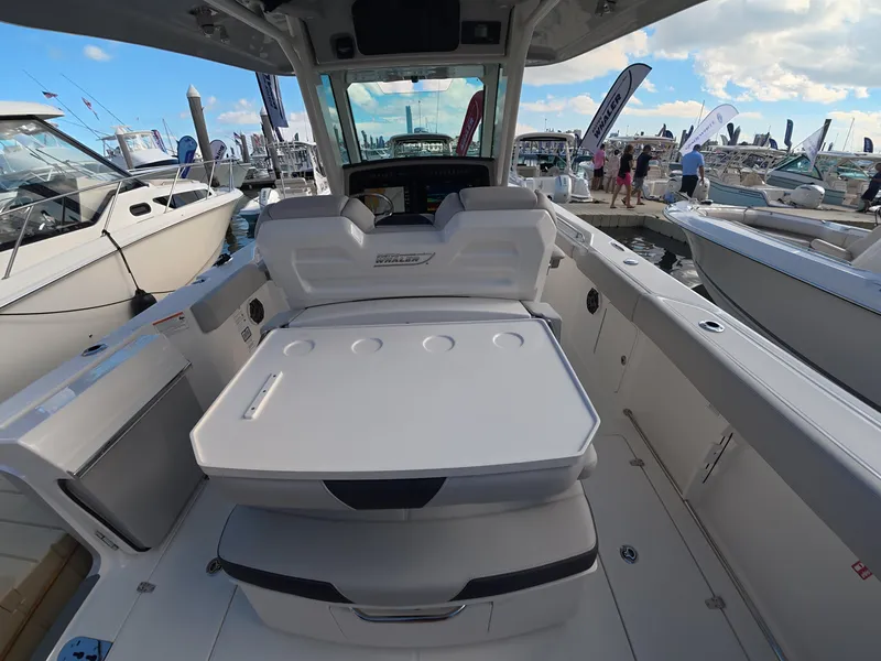Slide: The Image of Boston Whaler 330 Outrage 2027 - 5