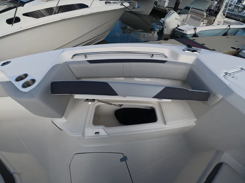 Slide: The Image of Boston Whaler 330 Outrage 2027 - 22