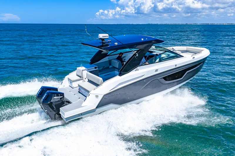 Slide: The Image of Cruisers 34 GLS Outboard 2027 - 15
