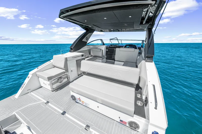 Slide: The Image of Cruisers 34 GLS Outboard 2027 - 22