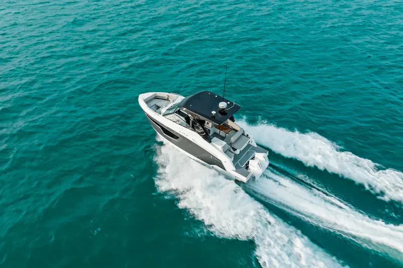 Slide: The Image of Cruisers 34 GLS Outboard 2027 - 47