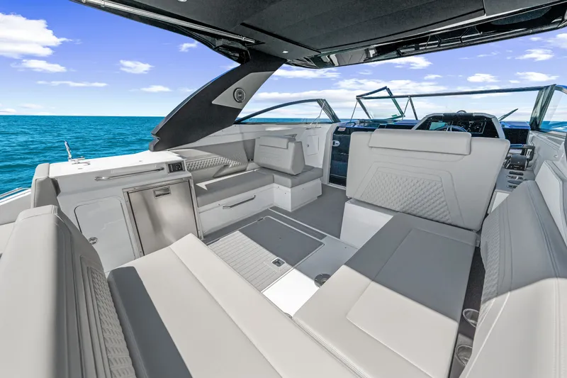 Slide: The Image of Cruisers 34 GLS Outboard 2027 - 27
