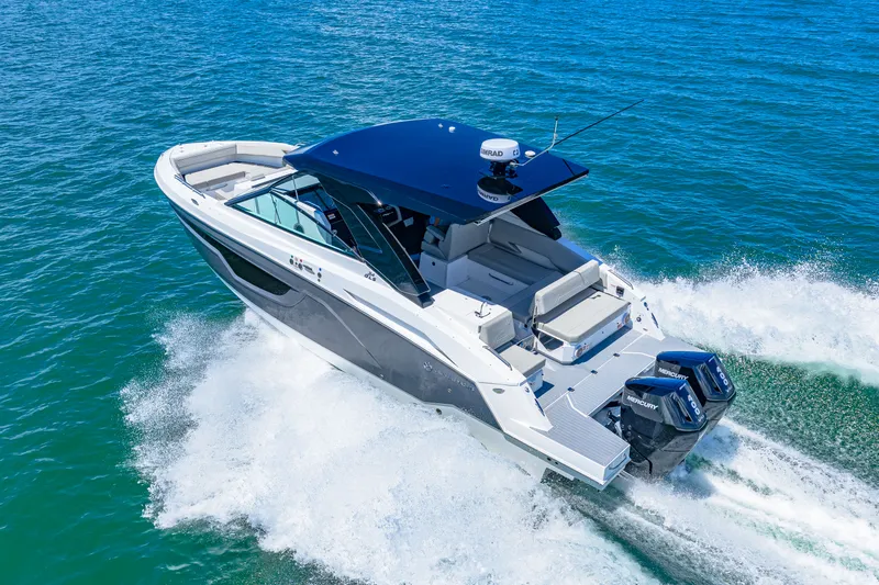 Slide: The Image of Cruisers 34 GLS Outboard 2027 - 9