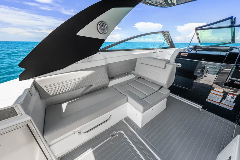 Slide: The Image of Cruisers 34 GLS Outboard 2027 - 29