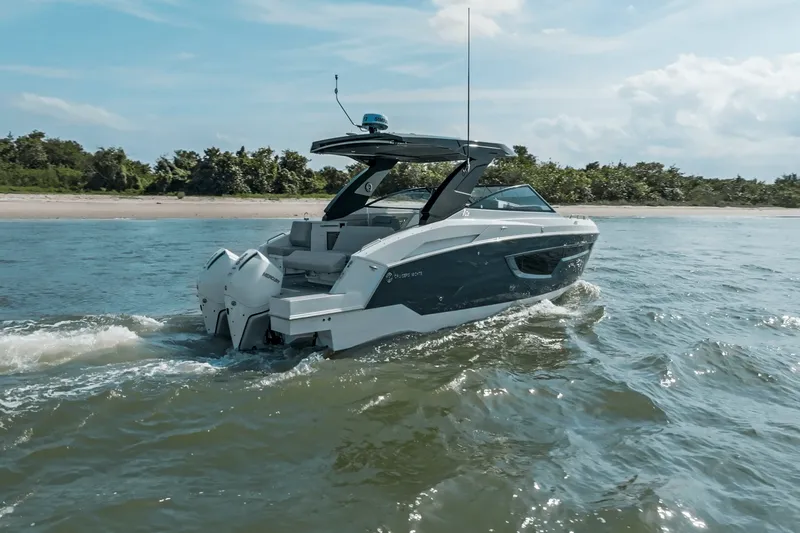 Slide: The Image of Cruisers 34 GLS Outboard 2027 - 36