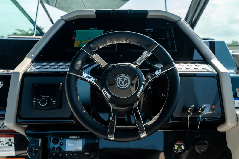 Slide: The Image of Cruisers 34 GLS Outboard 2027 - 125