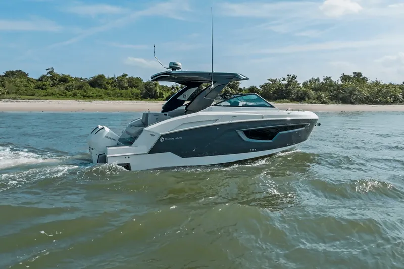 Slide: The Image of Cruisers 34 GLS Outboard 2027 - 35