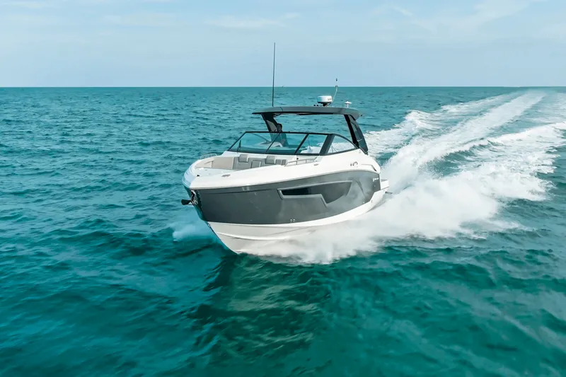 Slide: The Image of Cruisers 34 GLS Outboard 2027 - 39