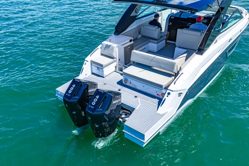 Slide: The Image of Cruisers 34 GLS Outboard 2027 - 5
