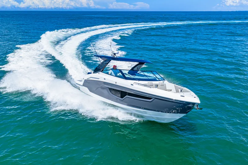 Slide: The Image of Cruisers 34 GLS Outboard 2027 - 21