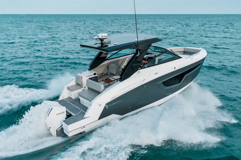 Slide: The Image of Cruisers 34 GLS Outboard 2027 - 55