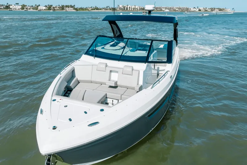 Slide: The Image of Cruisers 34 GLS Outboard 2027 - 40