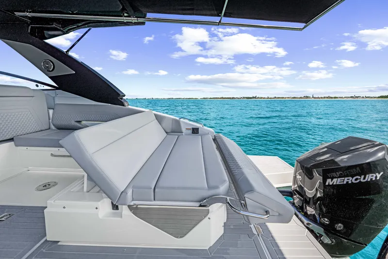 Slide: The Image of Cruisers 34 GLS Outboard 2027 - 40