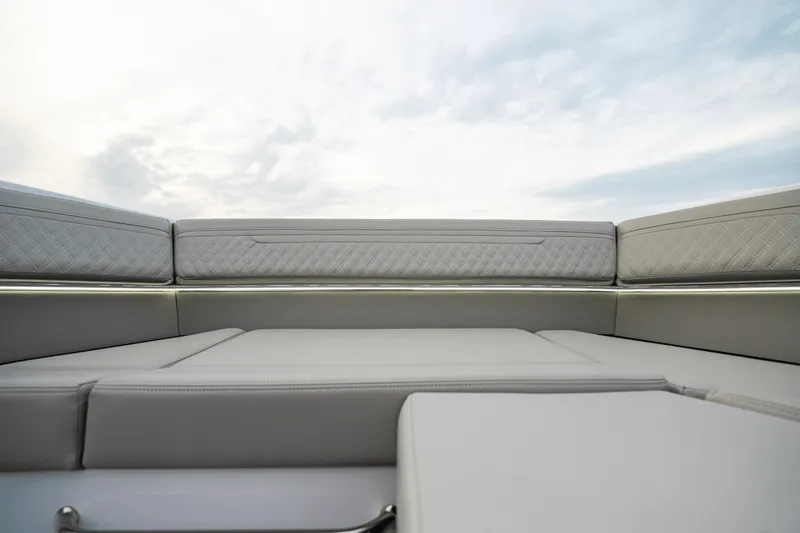 Slide: The Image of Cruisers 34 GLS Outboard 2027 - 14