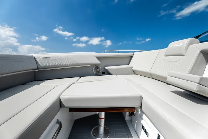 Slide: The Image of Cruisers 34 GLS Outboard 2027 - 16