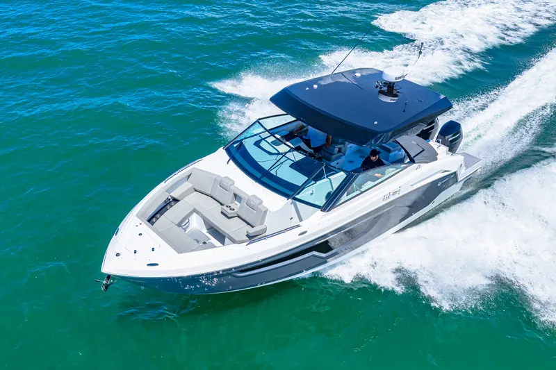 Slide: The Image of Cruisers 34 GLS Outboard 2027 - 8