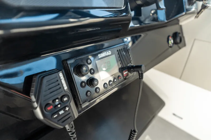Slide: The Image of Cruisers 34 GLS Outboard 2027 - 152
