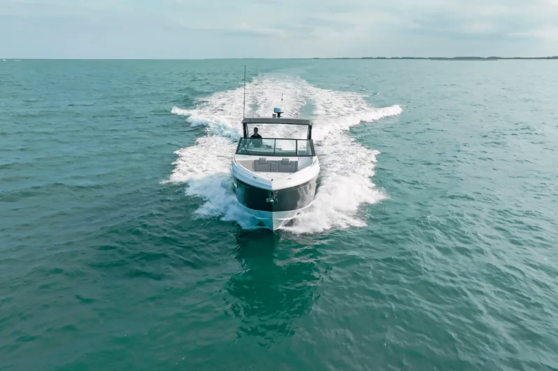 Slide: The Image of Cruisers 34 GLS Outboard 2027 - 25
