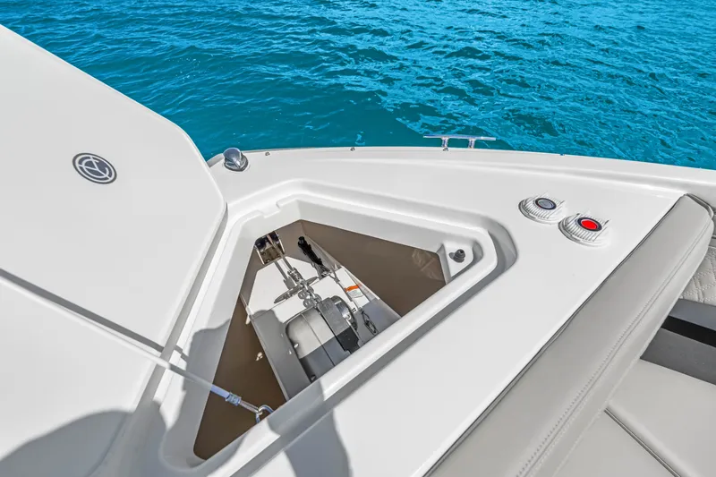 Slide: The Image of Cruisers 34 GLS Outboard 2027 - 37