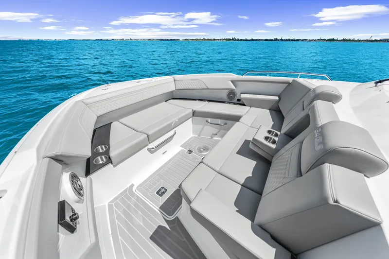 Slide: The Image of Cruisers 34 GLS Outboard 2027 - 34