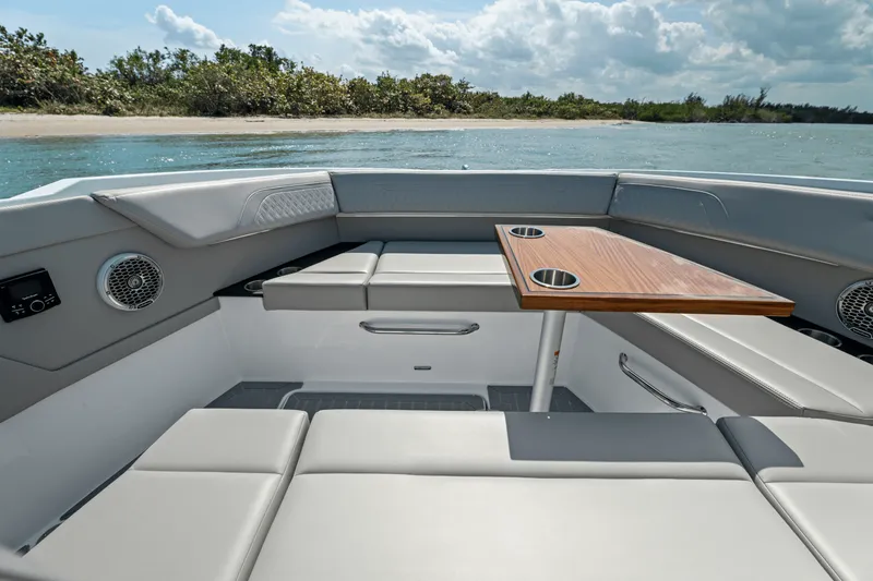Slide: The Image of Cruisers 34 GLS Outboard 2027 - 101