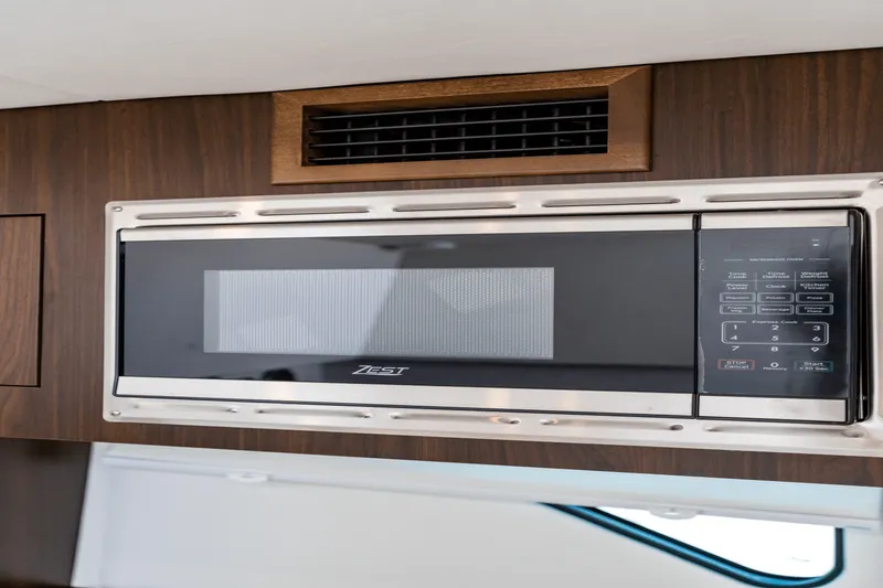 Slide: The Image of Cruisers 34 GLS Outboard 2027 - 156