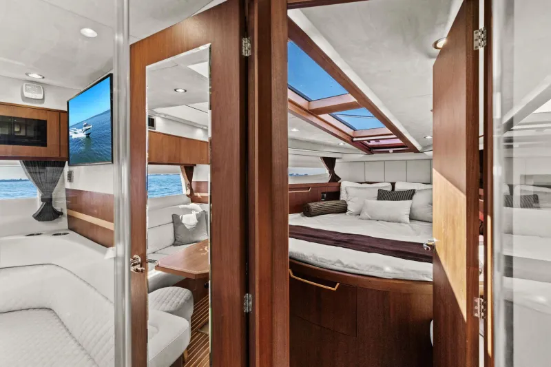 Slide: The Image of Galeon 385 HTS 2018 - 23