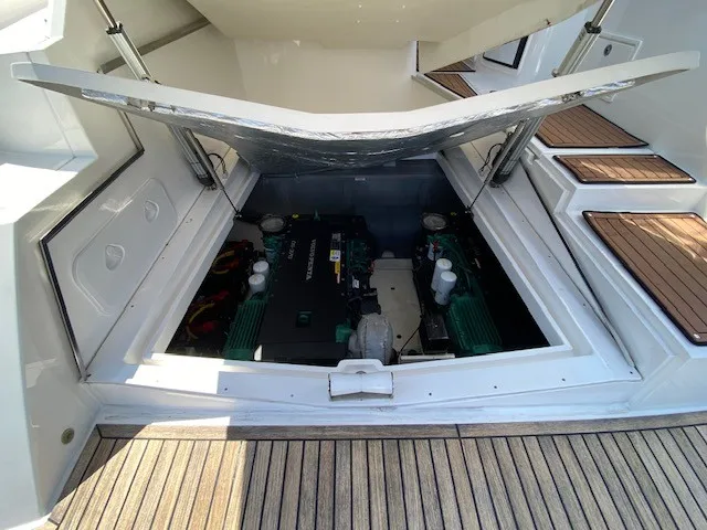 Slide: The Image of Galeon 385 HTS 2018 - 44