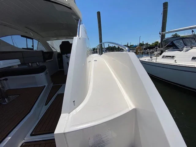 Slide: The Image of Galeon 385 HTS 2018 - 37