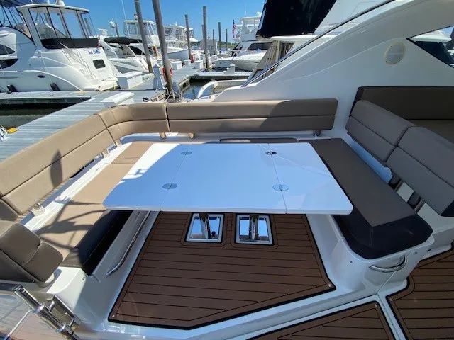 Slide: The Image of Galeon 385 HTS 2018 - 33