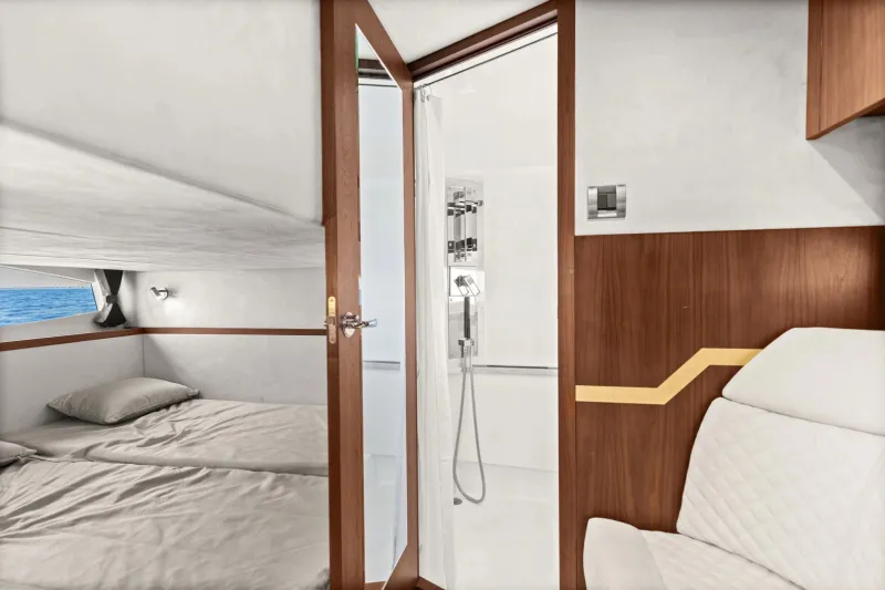 Slide: The Image of Galeon 385 HTS 2018 - 22