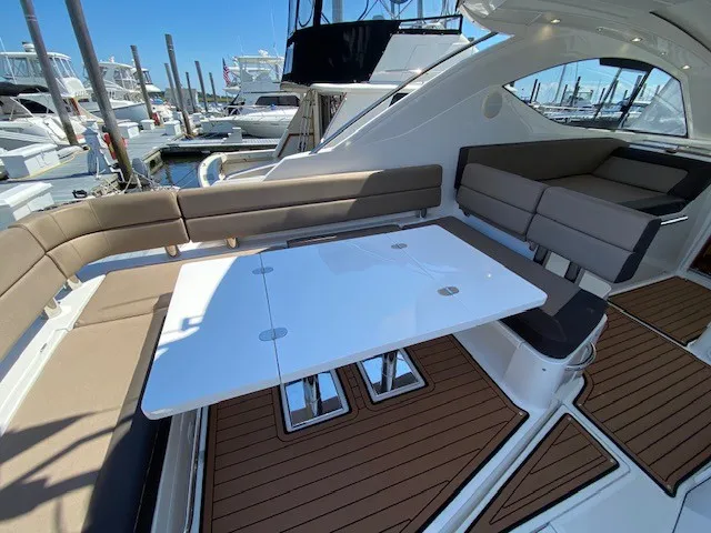 Slide: The Image of Galeon 385 HTS 2018 - 32