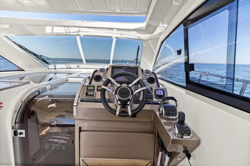 Slide: The Image of Galeon 385 HTS 2018 - 2