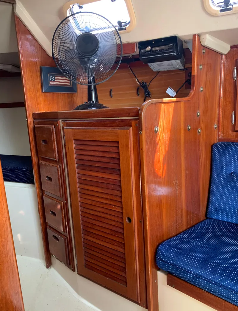 Slide: The Image of Catalina 30 Tall-Rig 1987 - 50