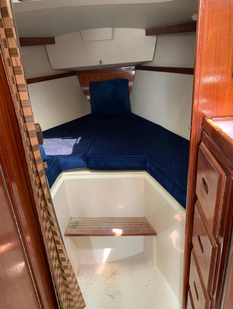 Slide: The Image of Catalina 30 Tall-Rig 1987 - 51