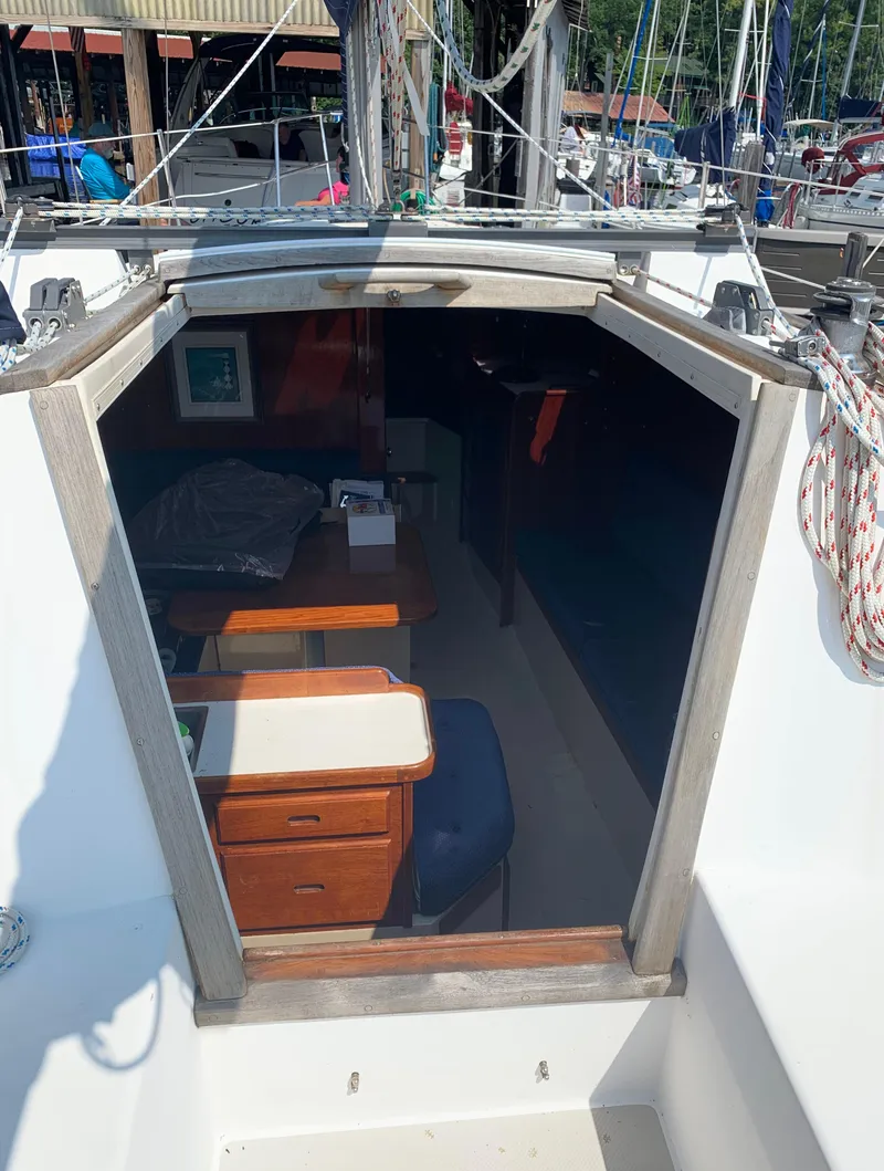 Slide: The Image of Catalina 30 Tall-Rig 1987 - 54